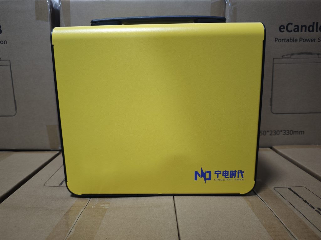 1004Wh 便携式户外太阳能应急电池